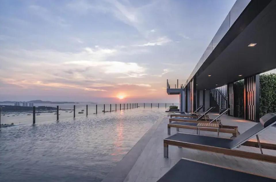 The Base Central Pattaya 2Bed King&Queen Sky Seaview & Infinity Pool Bagian luar foto